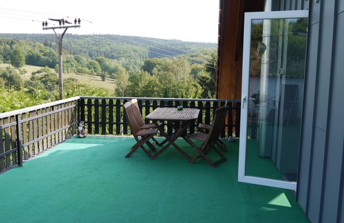 Losheim am See Apartment | Apartment on the edge of the forest in Losheim am See district Scheiden
