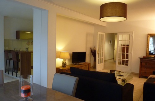 Sete Apartment | Apartment on the edge of the Royal Canal, facing the jousts of St Louis. Downtown