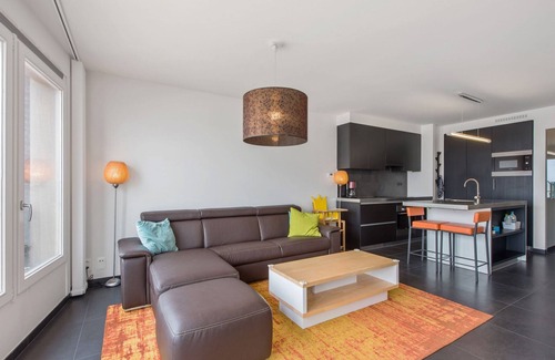 Koksijde-Bad Apartment | Apartment on Zeedijk with Sea View