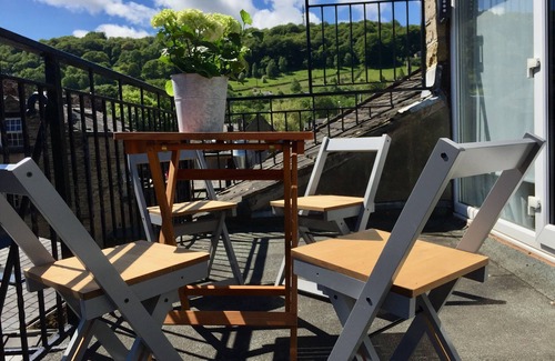 Wadsworth Apartment | Apartment overlooking the river in the heart of Hebden Bridge - Pet friendly!