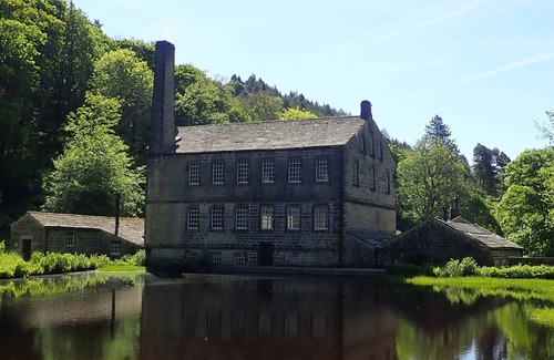 Wadsworth Apartment | Apartment overlooking the river in the heart of Hebden Bridge - Pet friendly!