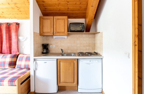 La Joue du Loup Apartment | Apartment overlooking the slopes, for 8 people