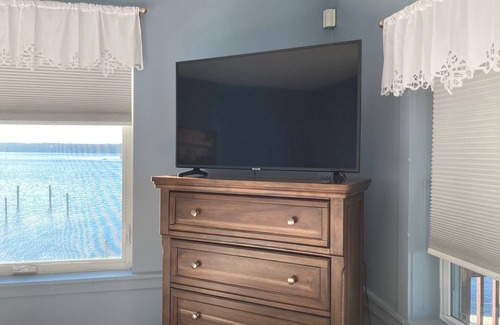 Naples Apartment | Apartment Overlooking Brandy Pond w/Boat Slip