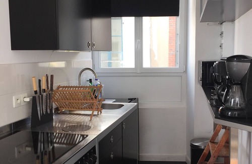 Granville Apartment | Apartment overlooking the port in the heart of Granville