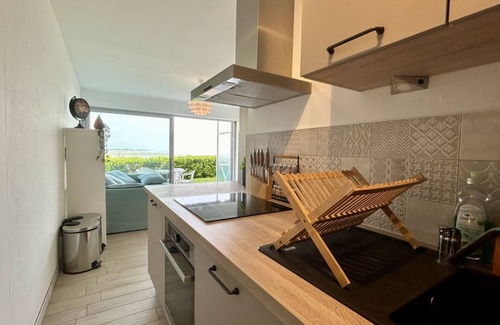 Le Crotoy Apartment | Apartment overlooking the Bay of the Somme with terrace.
