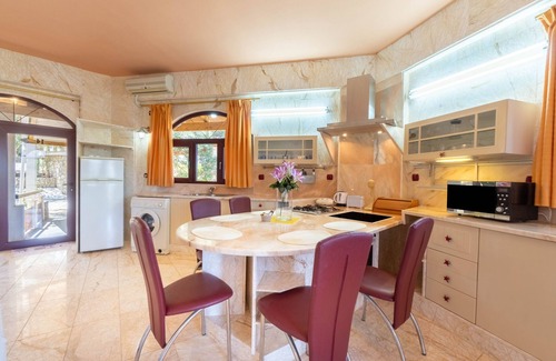 Gaios Apartment | Apartment 'Paco's Resort Family Villa 14' with Sea View, Wi-Fi and Air Conditioning