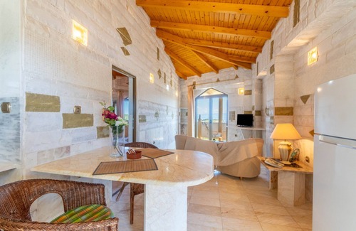 Katsimatika Apartment | Apartment 'Paco's Resort Luxury Villa 19' with Sea View, Wi-Fi and Air Conditioning
