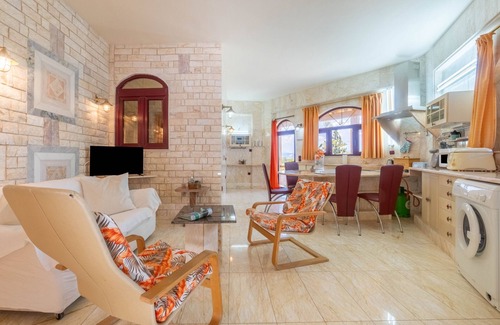 Gaios Apartment | Apartment 'Paco's Superior Double Villa 15' with Sea View, Wi-Fi and Air Conditioning