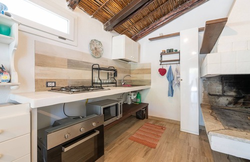 S'oru e Mari Apartment | Apartment 'Paguro' with Private Terrace, Wi-Fi and Air Conditioning