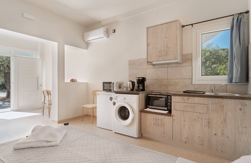 Sarlata Apartment | Apartment 'Panagis 2' with Mountain View, Wi-Fi and Air Conditioning