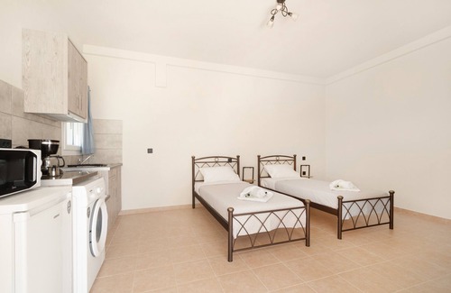Sarlata Apartment | Apartment 'Panagis 3' with Mountain View, Wi-Fi and Air Conditioning