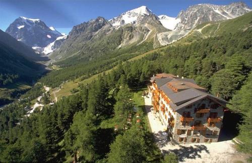 Arolla Apartment | Apartment Panorama