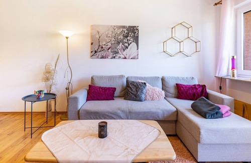 Bad Urach Apartment | Apartment "Panoramablick" with Private Garden & Wi-Fi