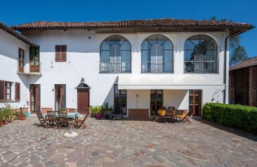 Azzano d'Asti Apartment | Apartment Paolo by Interhome