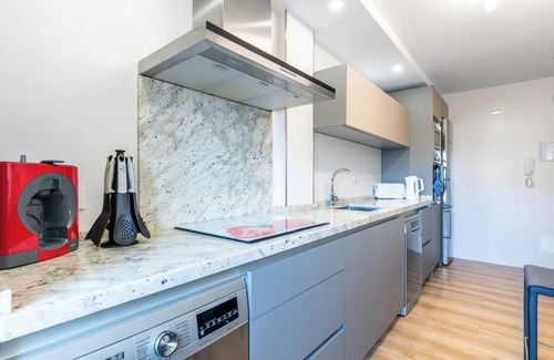 Benalmadena Costa Apartment | Apartment "Paradise" on the Beach with Pool, Tennis Court, Terrace & Wi-Fi