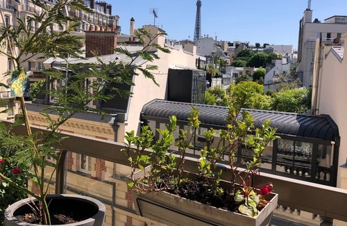 16th Arrondissement Apartment | Apartment Paris XVI, 8 minutes walk from the TROCADERO, terrace and view of the EIFFEL TOWER