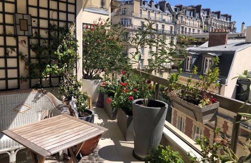 16th Arrondissement Apartment | Apartment Paris XVI, 8 minutes walk from the TROCADERO, terrace and view of the EIFFEL TOWER