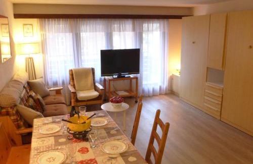 Zermatt Apartment | Apartment Pasadena-2 by Interhome
