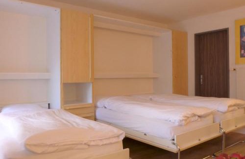 Zermatt Apartment | Apartment Pasadena-2 by Interhome