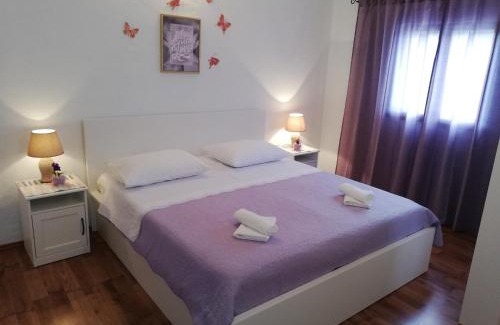 Vis Apartment | Apartment Pečarević - a holiday with a stunning view