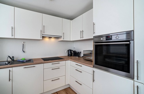 Pforzheim Apartment | Apartment 'Penthouse In Zentraler Lage' with Private Terrace and Wi-Fi