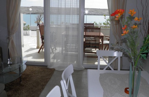 Dinjiska Apartment | Apartment Perla 7-island Pag seafront
