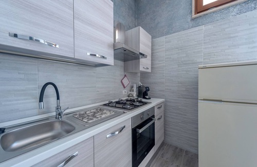 Squinzano Apartment | Apartment 'Petra' with Private Garden and Wi-Fi