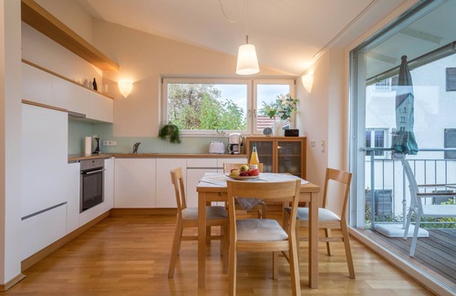 Aschach Apartment | Apartment ‘Pfirsichblüte’ on idyllic Family Farm House with Balcony & Mountain View