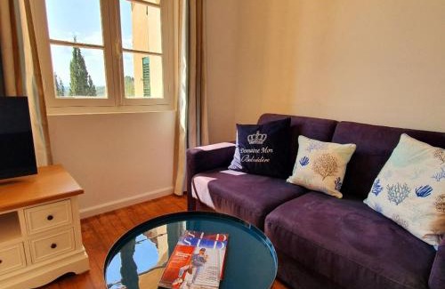 Chateauneuf-Grasse House | Apartment Picasso in large park with heated pool