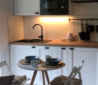Tuchomerice Apartment | Apartment Prague Airport- 5 minute drive from AirPort