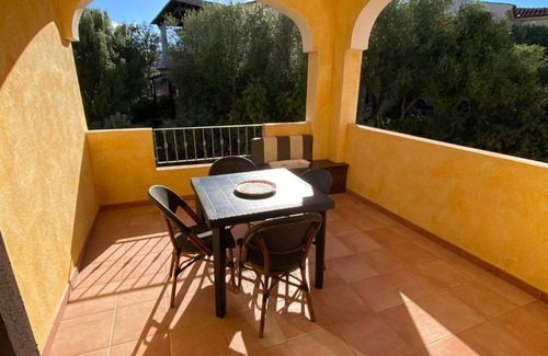 Monte Petrosu House | Apartment 'Prestige Exclusive' with Communal Pool, Wi-Fi and Air Conditioning