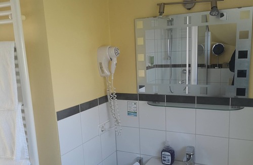 Rheinbreitbach Apartment | Apartment-Private Bathroom-Garden view-Terrasse