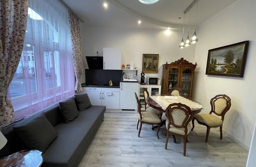 Bad Salzuflen Apartment | Apartment-Private Bathroom-Street View-Erdgeschoss