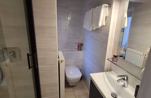 Bad Salzuflen Apartment | Apartment-Private Bathroom-Erdgeschoss