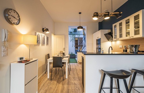 Centre Erlon Apartment | Apartment-Private Bathroom-Apartment