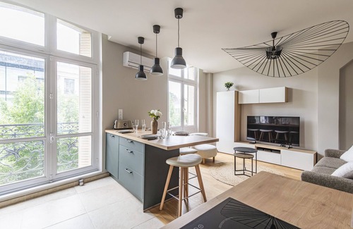 Reims City Centre Apartment | Apartment-Private Bathroom-Apartment