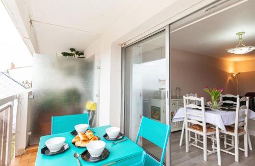 Meschers-sur-Gironde Apartment | Apartment Résidence Le Centre by Interhome