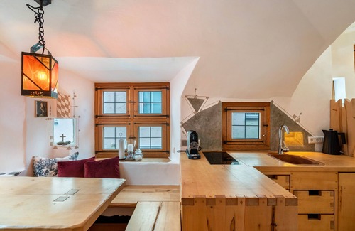 Ebersberg District Apartment | Apartment 'Rathausgasse' with Balcony and Wi-Fi