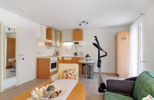 Daisendorf Apartment | Apartment 'Renner' with Private Terrace and Wi-Fi