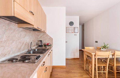 Carisolo Apartment | Apartment "Residence Park Imperator Trilocale 1" with Mountain View, Garden & Wi-Fi