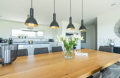Unterschwarzach Apartment | Apartment Riedheide, 130sqm, terrace, 3 bedrooms, max. 6 persons