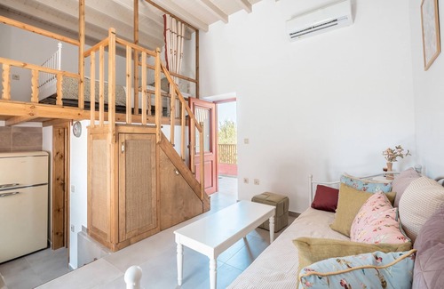 Fanai Apartment | Apartment 'Rodies House' with Mountain View, Wi-Fi and Air Conditioning
