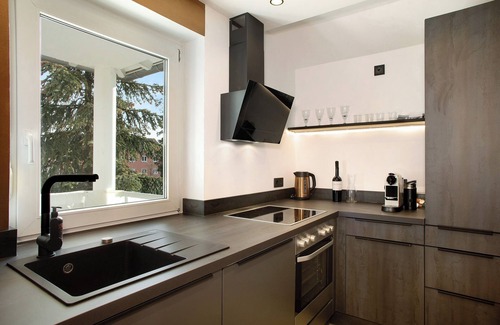Aschach Apartment | Apartment 'Römerpark Bergblick' with mountain view, balcony, garage and WIFI