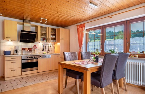 Sankt Maergen Apartment | Apartment 'Rose' with Mountain View, Private Terrace and Wi-Fi