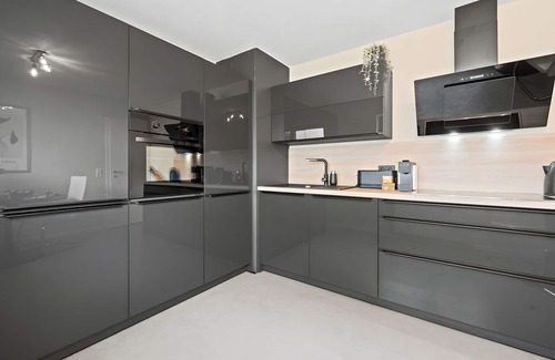 Ueberlingen Apartment | Apartment 'Rosenquarz' with Shared Terrace and Wi-Fi