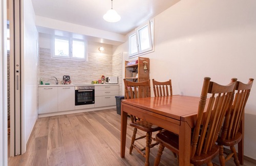 Cozze Apartment | Apartment 'Rossella House' with Private Terrace and Air Conditioning