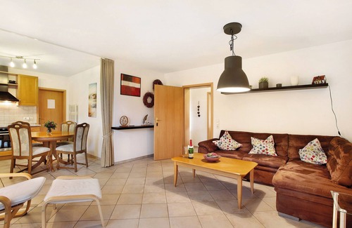 Ortsmitte Apartment | Apartment 'Rotdorn' with Shared Terrace and Wi-Fi