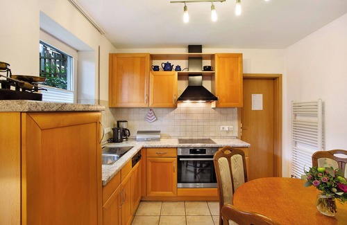 Ortsmitte Apartment | Apartment 'Rotdorn' with Shared Terrace and Wi-Fi