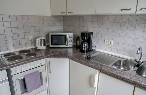Frickingen Apartment | Apartment 'Roth' with Shared Terrace, Shared Garden and Wi-Fi