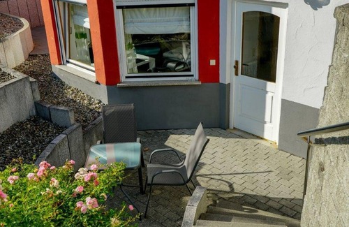Frickingen Apartment | Apartment 'Roth' with Shared Terrace, Shared Garden and Wi-Fi